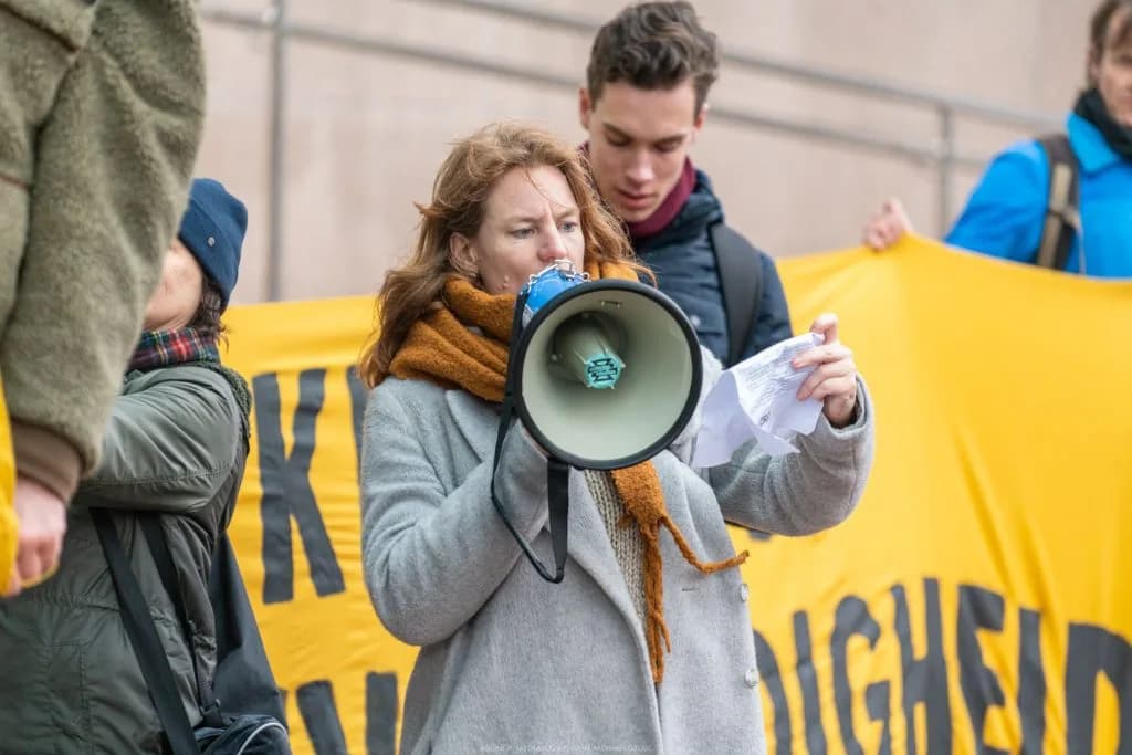 Extinction Rebellion — Shell Must Fall
