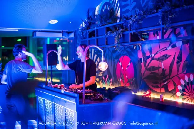 Event, people and live-music photography by Aquinox Media